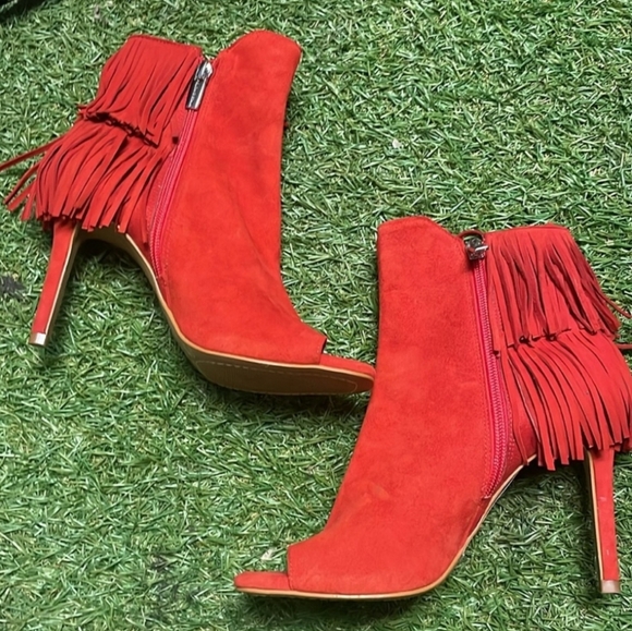 Red Peep Toe Fringe Ankle Booties NWT size 6 - Picture 3 of 4